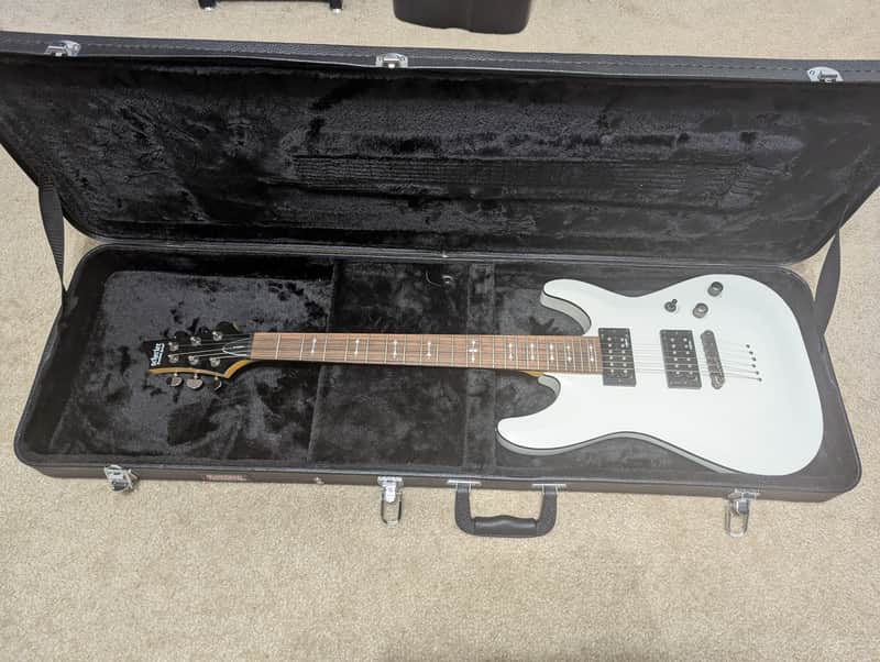 Schecter Omen-6 2017 - Vintage White