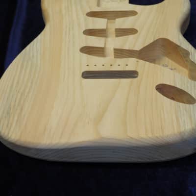 1 Piece 40yr Aged Pine Strat Style body - 3lbs 4oz #3672 *IMPORT CHARGES INCLUDED image 5