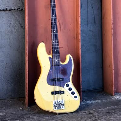 Relic Fender Jazz bass Vintage white image 1