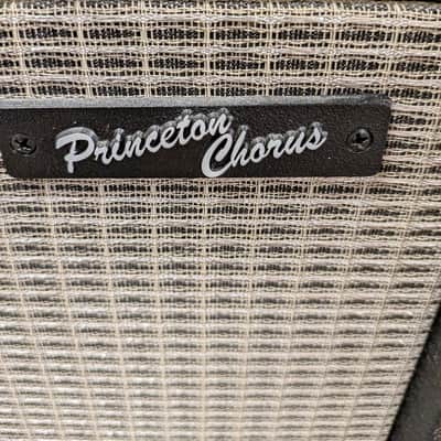 Fender PR424 Princeton Chorus DSP 2x10" 25w Guitar Amp Combo Amp (Used) image 2