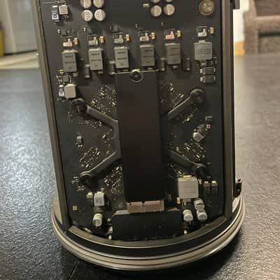 Apple Mac Pro 2013 image 2