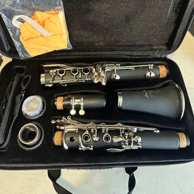 Jean Paul USA CL-300 Student Bb Clarinet Outfit w/ Contoured Case image 6