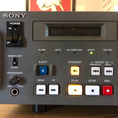SONY PCM 7030 Timecode DAT Machine image 2