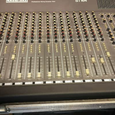 SoundTech ST164 Professional Mixing Console/ 16x4 mit Flight Case, Tape In/Out, High Quality! image 2