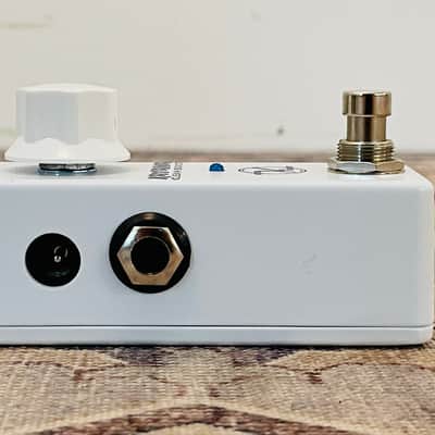 Keeley Katana Mini Clean Boost Pedal - White image 4