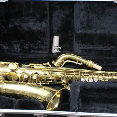A Vintage 1950?Conn 6M ( Naked Lady) Alto Saxophone in a Hard Case   # 18 S image 1