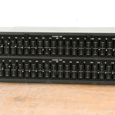 dbx 231 Dual-Channel 31-Band Graphic Equalizer CG014FD image 3