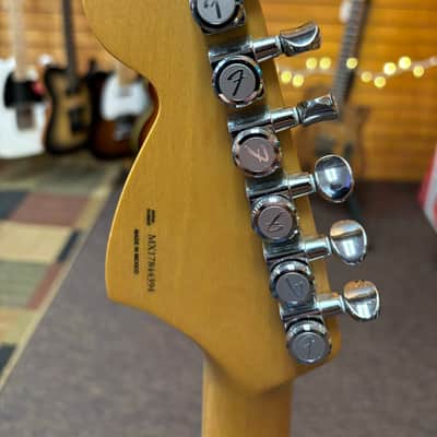 Fender Deluxe Players Stratocaster 2017 with Maple Fretboard Sapphire Blue Transparent image 5