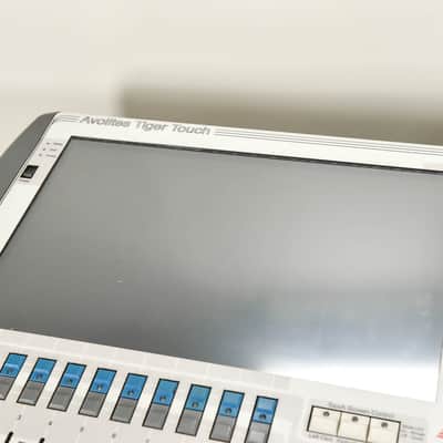 Avolites Tiger Touch Lighting Console with Case CG005M8 image 4