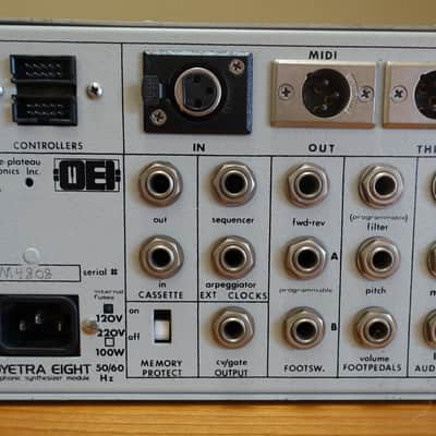 * Octave Plateau Voyetra 8 Polyphonic Synth * Serviced * image 8