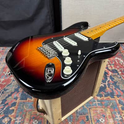 Fender USA Professional Classic Stratocaster 3 Tone Sunburst - 2025 image 12