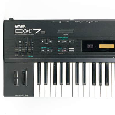 Yamaha DX7S FM Synthesizer – 61-Key Digital Classic w/ Road Case image 2