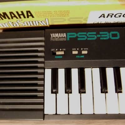 RARE, VINTAGE YAMAHA PORTASOUND PSS-30 ELECTRONIC KEYBOARD c1980s - GOOD, FULLY WORKING WITH BOX image 2