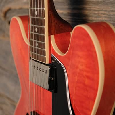 Used Gibson 2024 ES-335 Semi-Hollow Guitar - Watermelon w/OHSC image 4