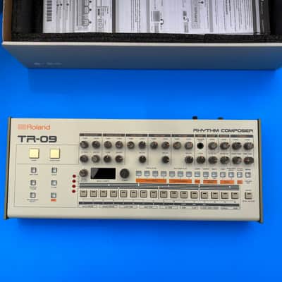 Roland TR-09 Rhythm Composer 2017 - Present - White image 2