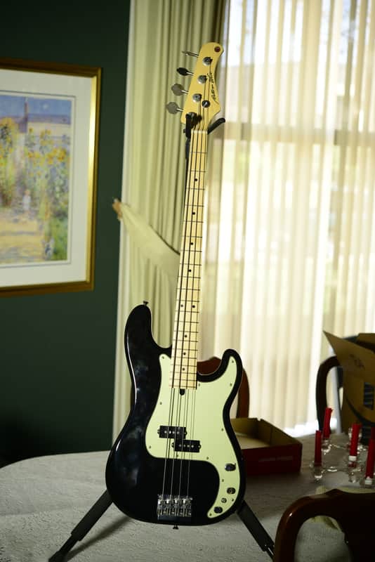 Bottom Wave P Bass Black image 1