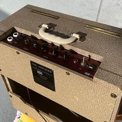 Vox AC-10 2-Channel 10-Watt 1x10" Guitar Combo 1961 - 1963 - Fawn image 5