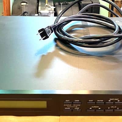Roland U-220 RS-PCM Sound Module 1989 - 1992 - Black