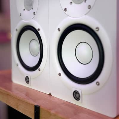 Yamaha HS5 5" Powered Studio Monitor (Pair) 2015 - Present - White image 3
