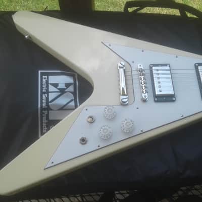 Japan ESP "Edwards E-FV-120D" Vintage White Flying V with Seymour Duncan Custom Shop P/U's! MINT! image 7