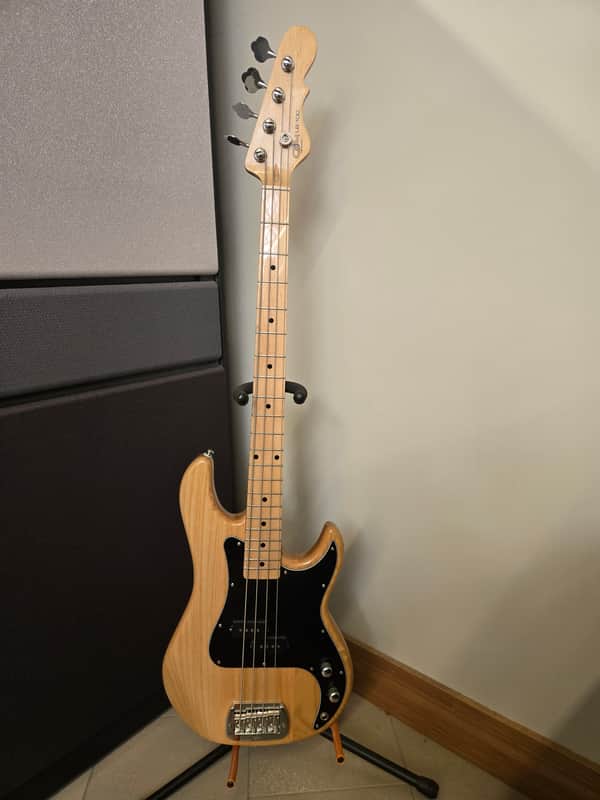 G&L Tribute Series LB-100