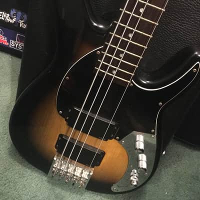 Peavey Forum 5-String Bass 1990s Sunburst Active Pickups image 3