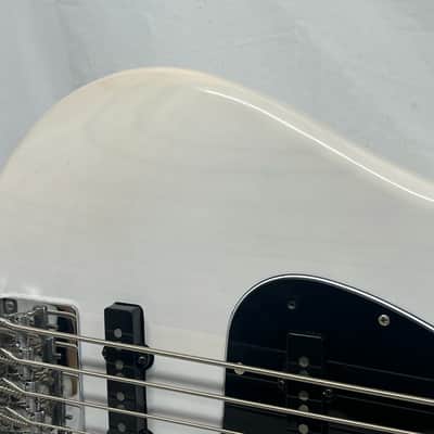 Sire Marcus Miller V7 5-String J-Style Electric Bass image 4