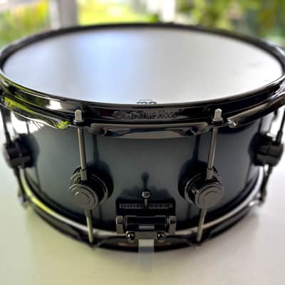 DW 6.5" x 14" Collector's Series 2022 - Midnight charcoal gray fade to black image 4