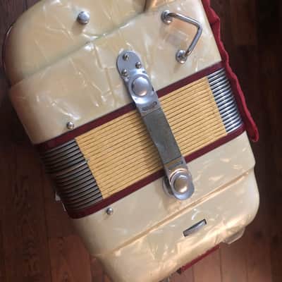 Beltone Deluke Accordion 120 Bass Made in Italy image 5