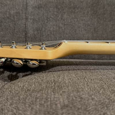 Fender MIJ Junior Collection Jazzmaster with Fender Gigbag - 2025 Model in Satin Shell Pink image 17