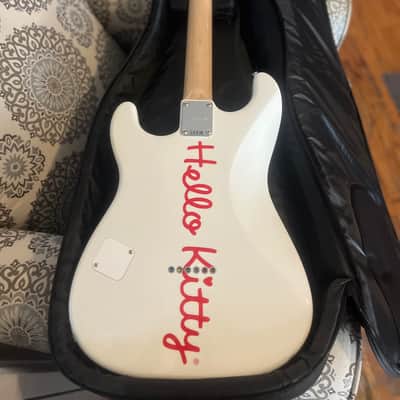 Squier Hello Kitty Stratocaster 2024 - 2025 - White image 9