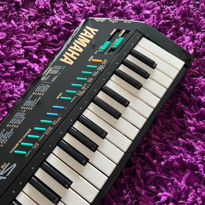 Yamaha SHS-10 Keytar Black (Made in Japan) (Strap + Manual+ Original Box) image 4