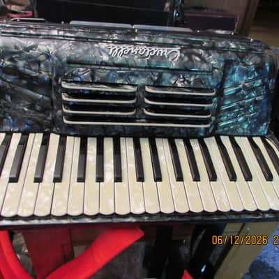 Crucianelli, accordion ,LMH,3/4 reeds,19" KB,7 treble registers,2 bass registers image 6