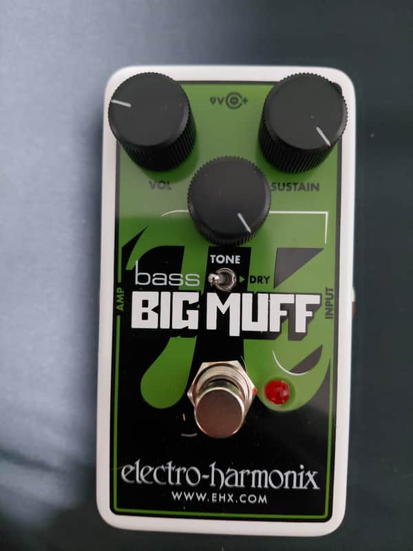 Electro-Harmonix Nano Bass Big Muff Pi Distortion / Sustainer 2014 - Present - Green / Black