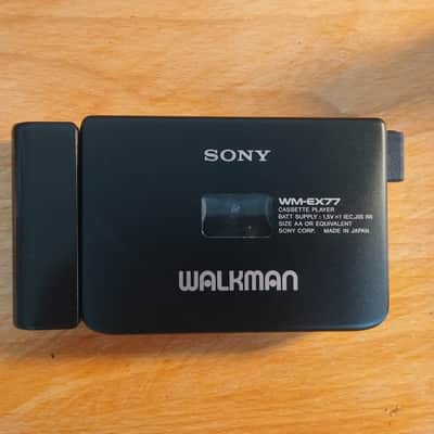 Sony WM EX 77 1991 - Sony Walkman Cassette player WM-EX 77 black working image 2