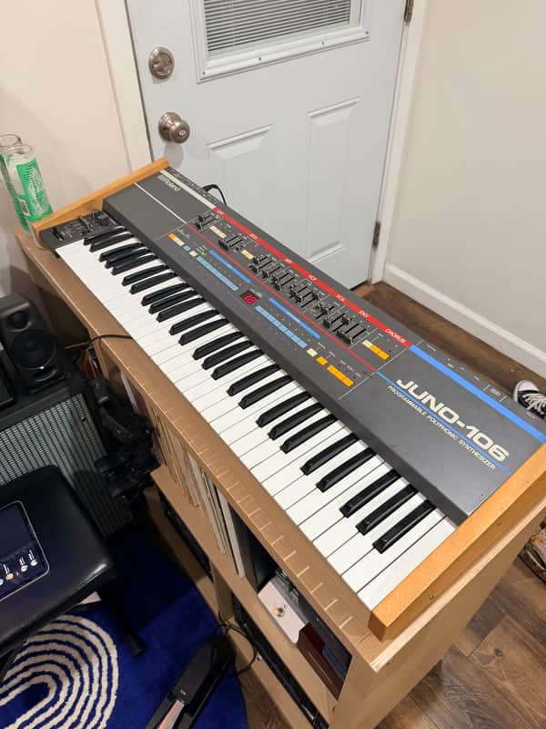 Roland Juno-106 61-Key Programmable Polyphonic Synthesizer 1984 - 1985 - Black image 1