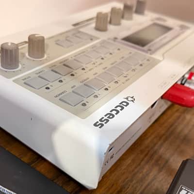 Access Virus TI Snow Desktop Digital Synthesizer 2008 - White image 10