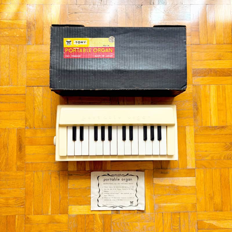 Tomiyama Tomy TS-14 (by Sun) Mini Portable Organ (Japan, 1950s)! Rare battery-powered electric toy organ! With original box and document! Super rare! image 1