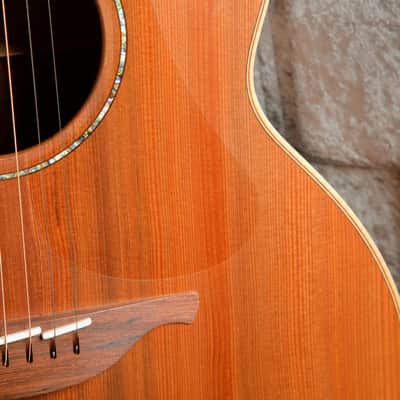 Lowden F-35c Redwood/Tasmanian Blackwood Acoustic Guitar Pre-Owned image 7