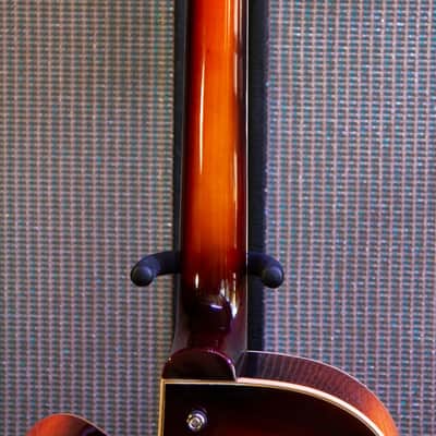 Hofner Vice President 2002 - Sunburst image 15