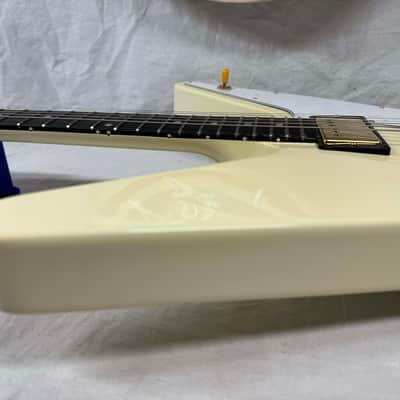 Gibson DSRVCWGH1 Limited Edition Reverse Flying V Guitar with Case 2007 - Alpine White image 20