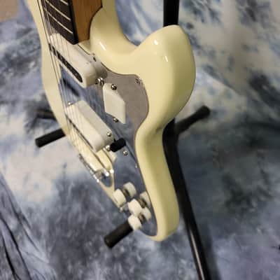 Vintage 1966 White Guyatone LG-65T Single Coil Pickups Whammy Pro Setup Gigbag image 6
