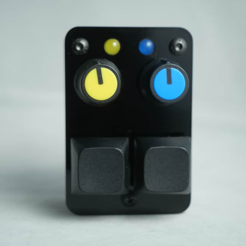 useMidi madMidiMiniClassic Acrylic 2025 with 2 Note Buttons 2 Potentiometers and LEDs image 1