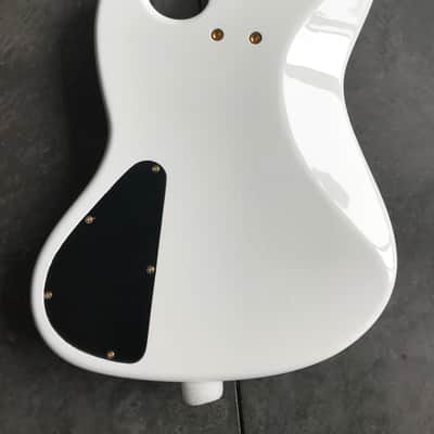 Moon Larry Graham Signature 2018 Snow White image 9