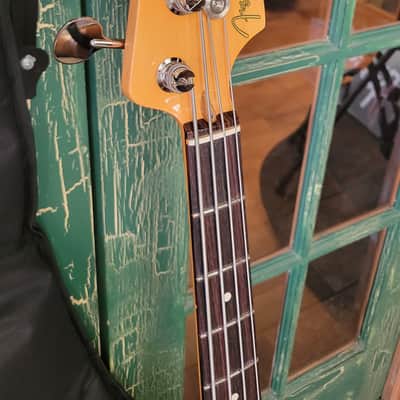 2025 Fender American Professional Classic Jazz Bass in Firemist Gold wDeluxe Bag image 9
