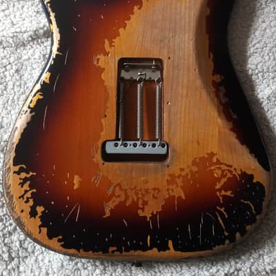 Fender Mike McCready Signature Stratocaster 2023 - Present - 3-Color Sunburst Relic image 3