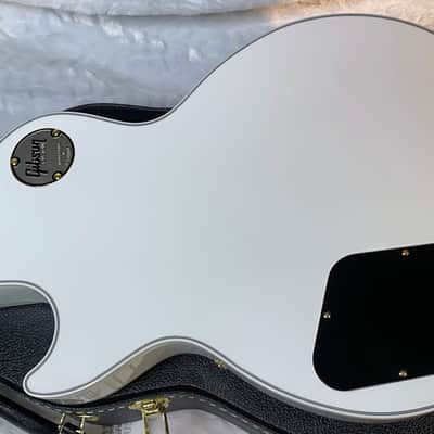 NEW! Gibson Les Paul Custom - Alpine White - Ebony Board - Authorized Dealer - 10.3 lbs - G06430 image 10