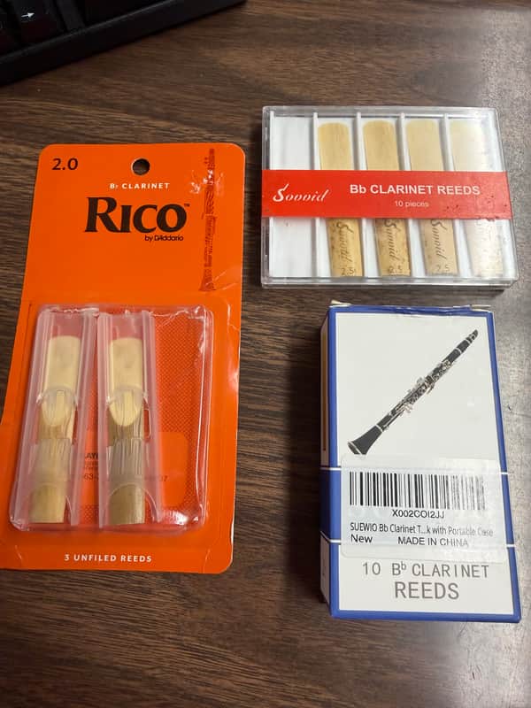 Set of 3 Types of Clarinet Reeds SUEWIO 2.5 Pack of 10, Rico 2.0 Pack of 2, & Sovvid 2.5 Pack of 9 (21 Reeds all together) image 1