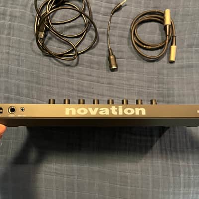 Novation Launchkey Mini MKIII MIDI Keyboard Controller 2019 - Present - Black image 3