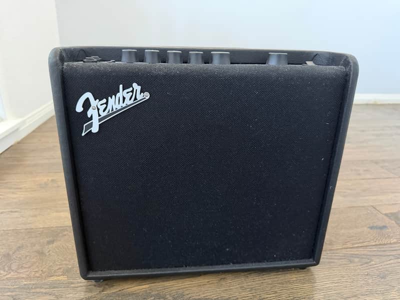 Fender Mustang LT25 25-Watt 1x8" Digital Modeling Guitar Combo 2019 - Present - Black image 1